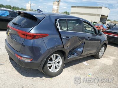 Trzecie zdjęcie samochodu z tyłu: 2017 KIA SPORTAGE LX VIN:KNDPMCAC0H7143840 - miniatura