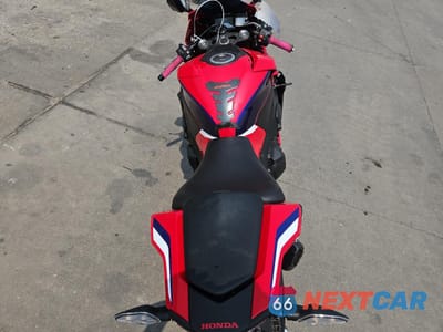 Zdjęcie 6 z 9 samochodu: 2023 HONDA CBR1000 RR VIN:JH2SC7718PK600519 - miniatura