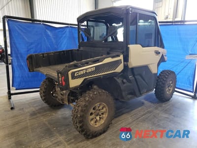 Czwarte zdjęcie samochodu z boku: 2023 CAN-AM DEFENDER LIMITED CAB HD10 VIN:3JBUVAX40PK004833 - miniatura