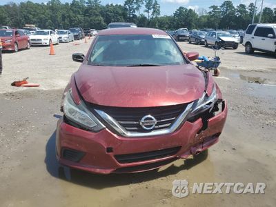 Piąte zdjęcie samochodu w środku: 2017 NISSAN ALTIMA 2.5 VIN:1N4AL3AP7HC138501 - miniatura
