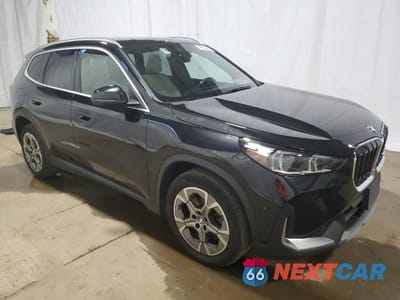 Czwarte zdjęcie samochodu z boku: 2023 BMW X1 XDRIVE28I VIN:WBX73EF04P5X46896 - miniatura