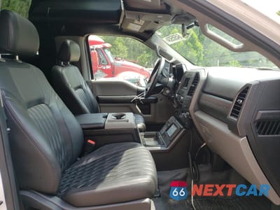 Piąte zdjęcie samochodu w środku: 2020 FORD F550 SUPER DUTY VIN:1FDUF5GT5LEC33162 - miniatura