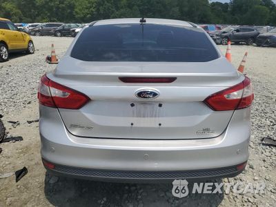 Zdjęcie 6 z 14 samochodu: 2013 FORD FOCUS SE VIN:1FADP3F22DL169048 - miniatura