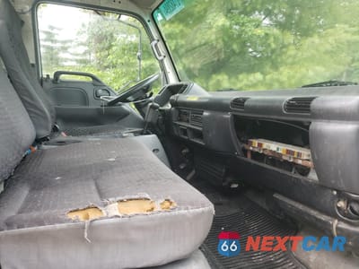 Zdjęcie 11 z 13 samochodu: 2007 ISUZU NPR VIN:4KLC4B1U87J801990 - miniatura