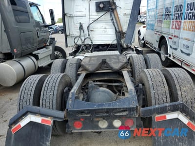Zdjęcie 6 z 10 samochodu: 2013 VOLVO VN VNL VIN:4V4NC9TH5DN141453 - miniatura