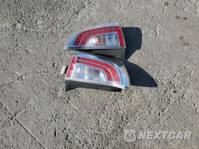 Zdjęcie 12 z 13 samochodu: 2013 TOYOTA PRIUS VIN:JTDKN3DU7D5593891 - miniatura