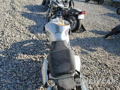 Zdjęcie 6 z 8 samochodu: 2003 SUZUKI SV650 VIN:JS1VP53A132104941 - miniatura