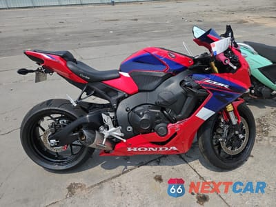 2023 HONDA CBR1000 RR JH2SC7718PK600519 - główne zdjęcie licytacji z USA - miniatura