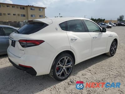 Trzecie zdjęcie samochodu z tyłu: 2022 MASERATI LEVANTE BASE VIN:ZN661XUA4NX394635 - miniatura