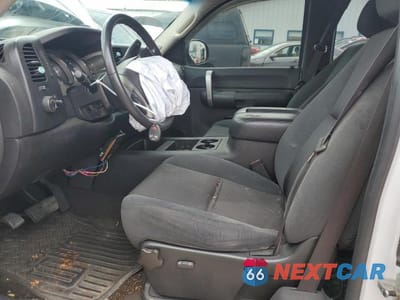 Zdjęcie 7 z 12 samochodu: 2008 CHEVROLET SILVERADO K1500 VIN:2GCEK19J081146433 - miniatura