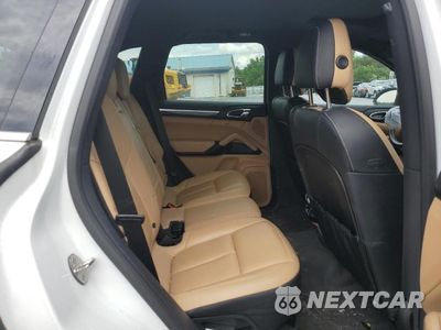 Zdjęcie 11 z 13 samochodu: 2014 PORSCHE CAYENNE VIN:WP1AF2A28ELA46341 - miniatura
