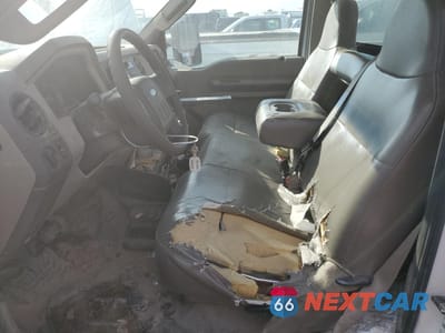 Piąte zdjęcie samochodu w środku: 2008 FORD F450 SUPER DUTY VIN:1FDXF47Y48EB00788 - miniatura