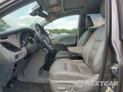 Zdjęcie 7 z 13 samochodu: 2019 TOYOTA SIENNA XLE VIN:5TDYZ3DC2KS989109 - miniatura