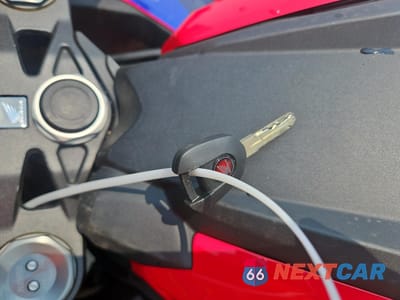 Zdjęcie 8 z 9 samochodu: 2023 HONDA CBR1000 RR VIN:JH2SC7718PK600519 - miniatura