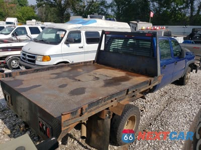 Trzecie zdjęcie samochodu z tyłu: 2004 CHEVROLET SILVERADO K3500 VIN:1GBJK33274F208350 - miniatura