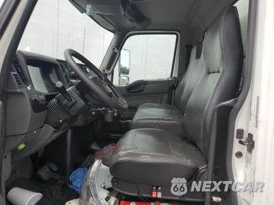 Piąte zdjęcie samochodu w środku: 2019 INTERNATIONAL MV607 VIN:3HAEUMML3KL549599 - miniatura
