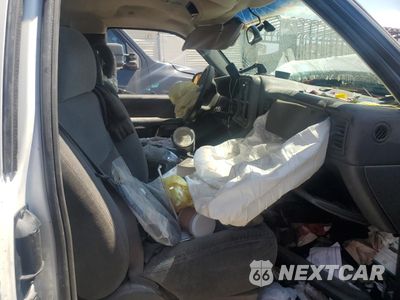 Zdjęcie 11 z 13 samochodu: 2003 CHEVROLET SILVERADO C1500 VIN:2GCEC19T631404980 - miniatura