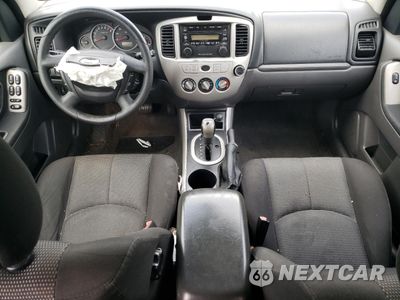 Zdjęcie 8 z 12 samochodu: 2005 MAZDA TRIBUTE S VIN:4F2YZ04145KM40360 - miniatura