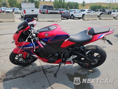 Trzecie zdjęcie samochodu z tyłu: 2023 HONDA CBR1000 RR VIN:JH2SC7718PK600519 - miniatura