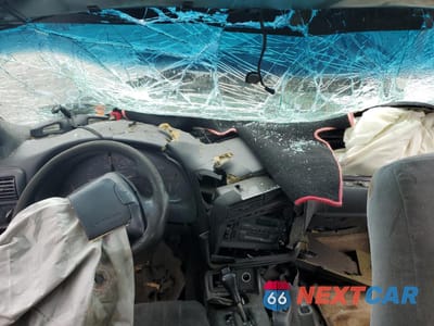 Zdjęcie 8 z 14 samochodu: 1997 CHEVROLET CAMARO BASE VIN:2G1FP22K8V2107263 - miniatura