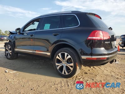 Drugie zdjęcie samochodu z przodu: 2017 VOLKSWAGEN TOUAREG WOLFSBURG VIN:WVGRF7BPXHD003755 - miniatura