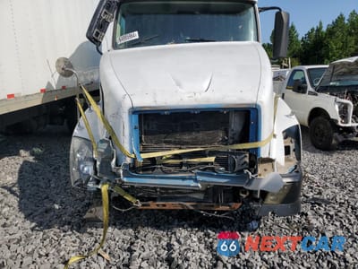 Zdjęcie 7 z 10 samochodu: 2014 VOLVO VN VNL VIN:4V4NC9EH9EN173742 - miniatura