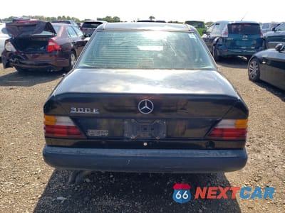 Zdjęcie 6 z 12 samochodu: 1986 MERCEDES BENZ 300 E VIN:WDBEA30056A122976 - miniatura