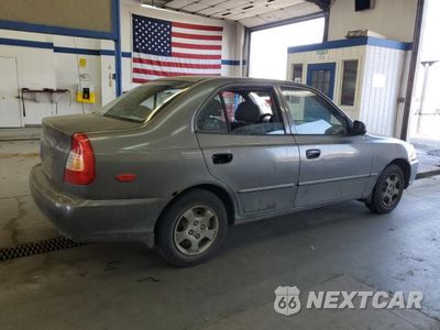 Trzecie zdjęcie samochodu z tyłu: 2001 HYUNDAI ACCENT GL VIN:KMHCG45C81U225775 - miniatura