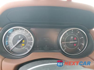 Zdjęcie 9 z 14 samochodu: 2022 MASERATI LEVANTE BASE VIN:ZN661XUA4NX394635 - miniatura