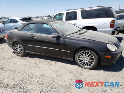 Czwarte zdjęcie samochodu z boku: 2005 MERCEDES-BENZ CLK 500 VIN:WDBTK75J55F156815 - miniatura