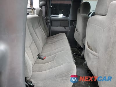 Zdjęcie 6 z 10 samochodu: 2005 CHEVROLET SILVERADO K3500 VIN:1GBHK39U65E184282 - miniatura