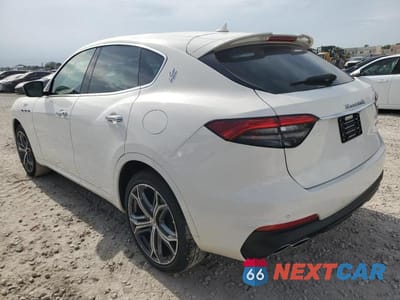Drugie zdjęcie samochodu z przodu: 2022 MASERATI LEVANTE BASE VIN:ZN661XUA4NX394635 - miniatura