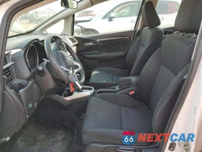 Zdjęcie 7 z 12 samochodu: 2019 HONDA FIT LX VIN:3HGGK5H48KM731029 - miniatura