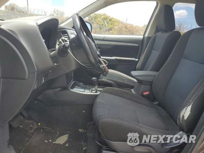 Zdjęcie 7 z 13 samochodu: 2017 MITSUBISHI OUTLANDER ES VIN:JA4AD2A3XHZ018150 - miniatura