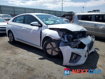 Czwarte zdjęcie samochodu z boku: 2021 HYUNDAI IONIQ SE VIN:KMHC75LC4MU261122 - miniatura