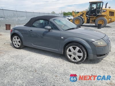 Czwarte zdjęcie samochodu z boku: 2001 AUDI TT VIN:TRUZZZ8NZY1069781 - miniatura
