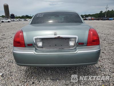 Zdjęcie 6 z 13 samochodu: 2006 LINCOLN TOWN CAR SIGNATURE LIMITED VIN:1LNHM82V86Y626139 - miniatura
