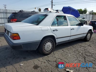 Trzecie zdjęcie samochodu z tyłu: 1986 MERCEDES-BENZ 300 E VIN:WDBEA30DXGA269701 - miniatura