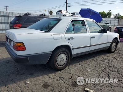 Trzecie zdjęcie samochodu z tyłu: 1986 MERCEDES-BENZ 300 E VIN:WDBEA30DXGA269701 - miniatura