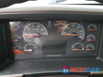 Zdjęcie 8 z 10 samochodu: 2018 VOLVO VN VNL VIN:4V4NC9EH5JN895607 - miniatura