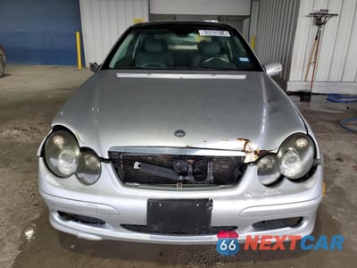 Piąte zdjęcie samochodu w środku: 2003 MERCEDES-BENZ C 230K SPORT COUPE VIN:WDBRN40J53A428572 - miniatura