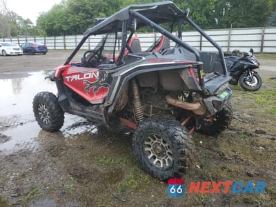 Trzecie zdjęcie samochodu z tyłu: 2019 HONDA SXS1000 S2X VIN:1HFVE051GK4000465 - miniatura