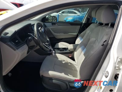 Zdjęcie 7 z 13 samochodu: 2018 HYUNDAI SONATA HYBRID VIN:KMHE24L36JA078447 - miniatura