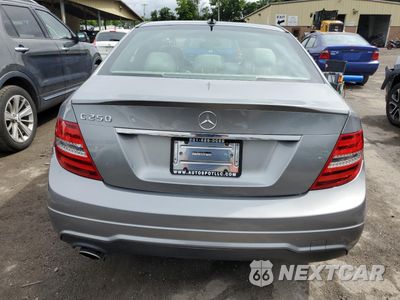 Zdjęcie 6 z 12 samochodu: 2014 MERCEDES-BENZ C 250 VIN:WDDGF4HB3EA935904 - miniatura