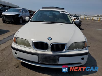 Piąte zdjęcie samochodu w środku: 2002 BMW 325 I VIN:WBAET37482NG82249 - miniatura