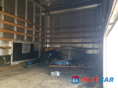 Zdjęcie 10 z 14 samochodu: 2011 ISUZU NPR VIN:JALB4W173B7400381 - miniatura