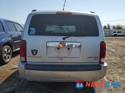 Zdjęcie 6 z 12 samochodu: 2011 DODGE NITRO SXT VIN:1D4PT5GK5BW547682 - miniatura
