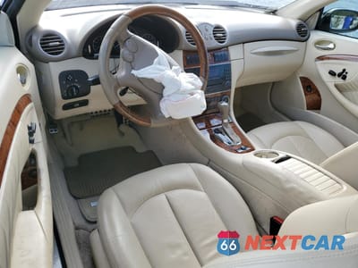 Zdjęcie 8 z 14 samochodu: 2009 MERCEDES-BENZ CLK 350 VIN:WDBTK56F29T105066 - miniatura
