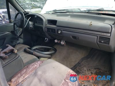 Zdjęcie 8 z 12 samochodu: 1993 FORD F350 VIN:2FTJW36M7PCA82360 - miniatura