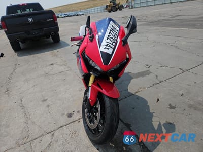 Drugie zdjęcie samochodu z przodu: 2023 HONDA CBR1000 RR VIN:JH2SC7718PK600519 - miniatura